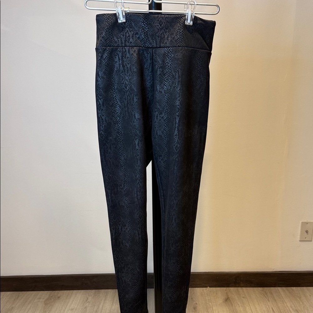 Express Black Snakeskin Pattern Leggings